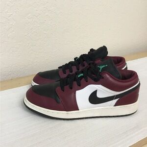 Nike Air Jordan Retro 1 Low SE GS Size 7Y Dark Beetroot Roma Green